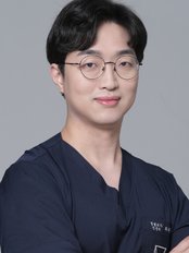 Dr Bu Hyun Choi - Surgeon at V.LIF Plastic Surgery