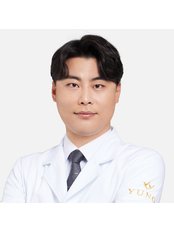 Dr Si-Hyun Park - Surgeon at YUNO Plastic Surgery