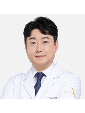 Dr Cheon-Ho Song - Surgeon at YUNO Plastic Surgery