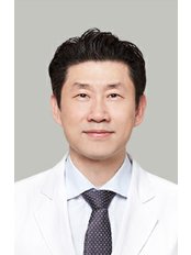Dr Do Hyung Kim - Doctor at View Plastic Surgery