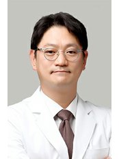 Mr Chang Woon Yun - Doctor at View Plastic Surgery