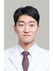 Dr Cheol Jeong - Doctor at View Plastic Surgery