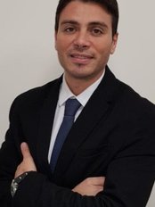 Dr Emmanuel Méndez -  at Clinica Sanza