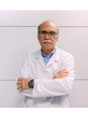 Dr Fernando Saenger - Doctor at Clínicas Opción Médica - Barcelona 2
