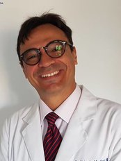 Dr Alejandro Martinez Balba - Surgeon at Clinia Granado Tiagonce