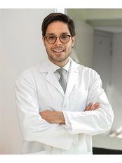 Dr. Gustavo Suárez  - Principal Surgeon at Centre Quirurgic Maresme