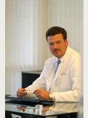 Dr. med. Philipp Fallscheer - Riva Antonio Caccia 1, Lugano, 6900, 