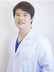 Dr Thosapol Saeheng - Surgeon at HERS clinic
