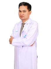 Dr Pisake Boontham - Surgeon at Rattinan Clinic
