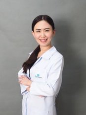 Dr Punyacha  Tangterdchanakit - Surgeon at Rattinan Clinic