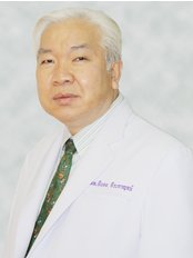 Dr Yuenyong Theerakarn - Dentist at Mission Hospital