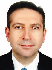 Dr Bahman Olyai - Surgeon at ESTELİZ Aesthetic surgery & Hair transplantation