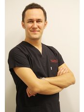 Dr Ihsan Turkmen - Surgeon at Vanity Cosmetic Surgery Hospital İstanbul