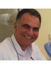 Dr Baris Ozgur - Dentist at Revitalizeinturkey