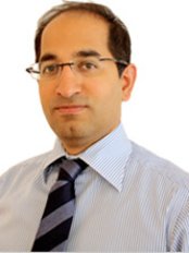 Tayyab Bhatti - Doctor at CosMedocs London