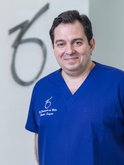 Dr. Francisco de Melo - Senior Plastic Surgeon - Surgeon at Zo Skin Centre - Jumeirah Dubai