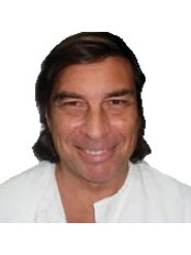 Dr Bolivar Delgado - Surgeon at Dr. Hugo Mercatini - Laclinica