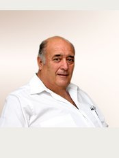 Dr. Mario Arcos - Av. Italia 2364/301 Torre Málaga, Montevideo, 