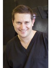 Dr Mark Braund - Dentist at Sydney Implant Institute