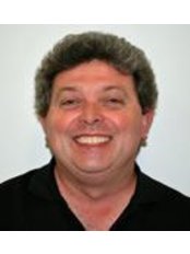 Dr Simon Willcox (Principal Dentist) - Dentist at Hart Dental