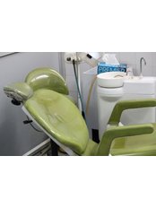 Overseas dental Implants, comfy patient chair - The Overseas Dental Implant Specialists