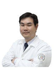 Dr Fabio Kenji Shiratori -  at Consultório Portal do Sorriso