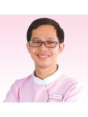 Dr Khoun Tola - Dentist at Roomchang Dental Hospital