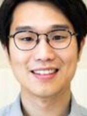 Dr Sung Oh - Doctor at Solar Dental Cambridge 
