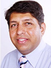 Dr Vikas Soota - Doctor at Square One Dental