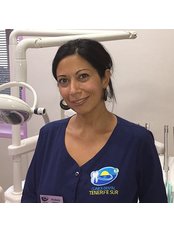 Miss Arabela Malik - Dental Hygienist at Clínica Dental Tenerife Sur