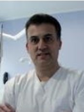 Dr Patricio Véliz - Doctor at Centro Dental Adonay - Santiago