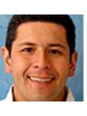 Dr Gilberto Salazar Chavarro - Dentist at Dds Diseño De Sonrisas
