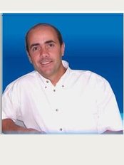Dr. Andres Figueroa - Dental Clinic - Santiago - Av. Paul Harris, Las Condes, Santiago, 9572, 