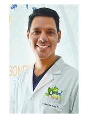 Dr Alejandro Amaíz Flores - Dentist at Clear Choice