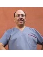 Dr Mario Rodríguez Posada - Dentist at Costa Rica Dental Clinic - Dr. Laura M. León Feoli