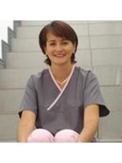 Dr Laura León Feoli - Dentist at Costa Rica Dental Clinic - Dr. Laura M. León Feoli