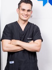 Dr Alexander  Villalobos -  at Drs. Dent