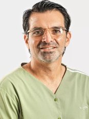Dr Roberto Hernandez - Orthodontist at Meza Dental Care