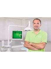 Dr Srecko Srdjak - Dentist at Dental Clinic Arena