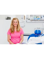 Dr Lucie Tošovská - Dentist at Dolident