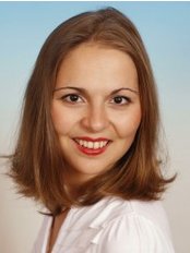 Anna Hartmanová - Dentist at Top Dent Clinic