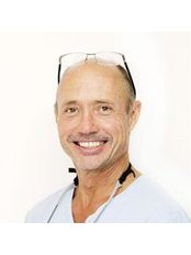Dr Ole Stæhr Jakobsen - Dentist at Tandlæge Center