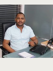 Dr. Sandy Vizcaino, Odontologia Estetica - Calle Jose Joaquin Perez 203, Grupo medico Bolivar 2, Gazcue., Santo Domingo, Santo Domingo, 809, 