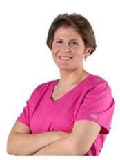 Dr Omniya Abdelaziz - Oral Surgeon at Omar Essam Implantology Clinic