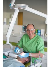 Hambaarst Tartus Dr. Roman Peets - DentalPlanet Hambaravi - Dentist at DentalPlanet Hambaravi