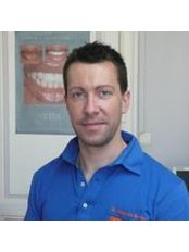 Dr Alexander Kremer - Dentist at Du Cabinet D'Alexandre Kremer