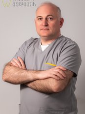 Levan Kharatishvili - Dentist at Dental Medicus