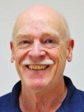 Dr Ingolf Jahn - Orthodontist at Fachpraxis für Kieferorthopädie Frankfurt