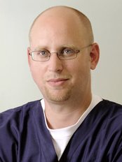 Dr Nicolas Mettenheimer - Dentist at Medizentrum Seckbach
