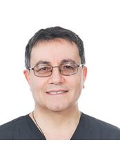 Dr Vincenzo Nicotra - Dentist at Creative-Zahnaerzte